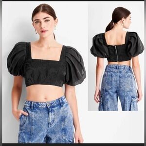 NWT Future Collective Women's Plus Size Puff Short Sleeve Crop Blouse (16w/18w)
